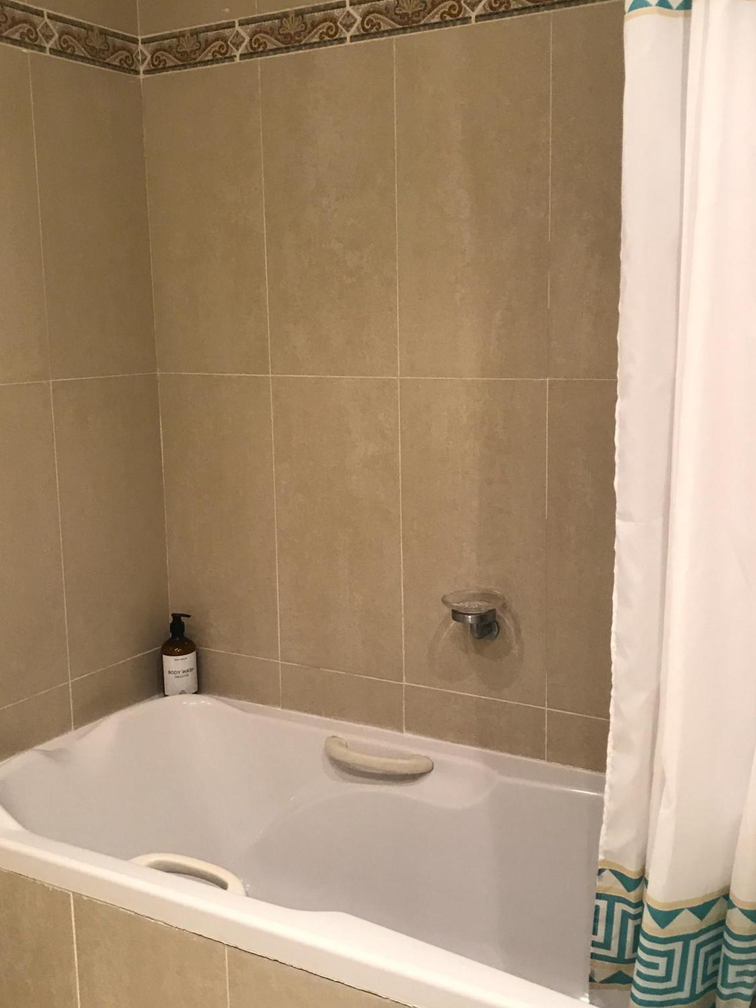 Habitacion Deluxe Con Bano Privado En Atalaya Apartagolf, Estepona Buitenkant foto