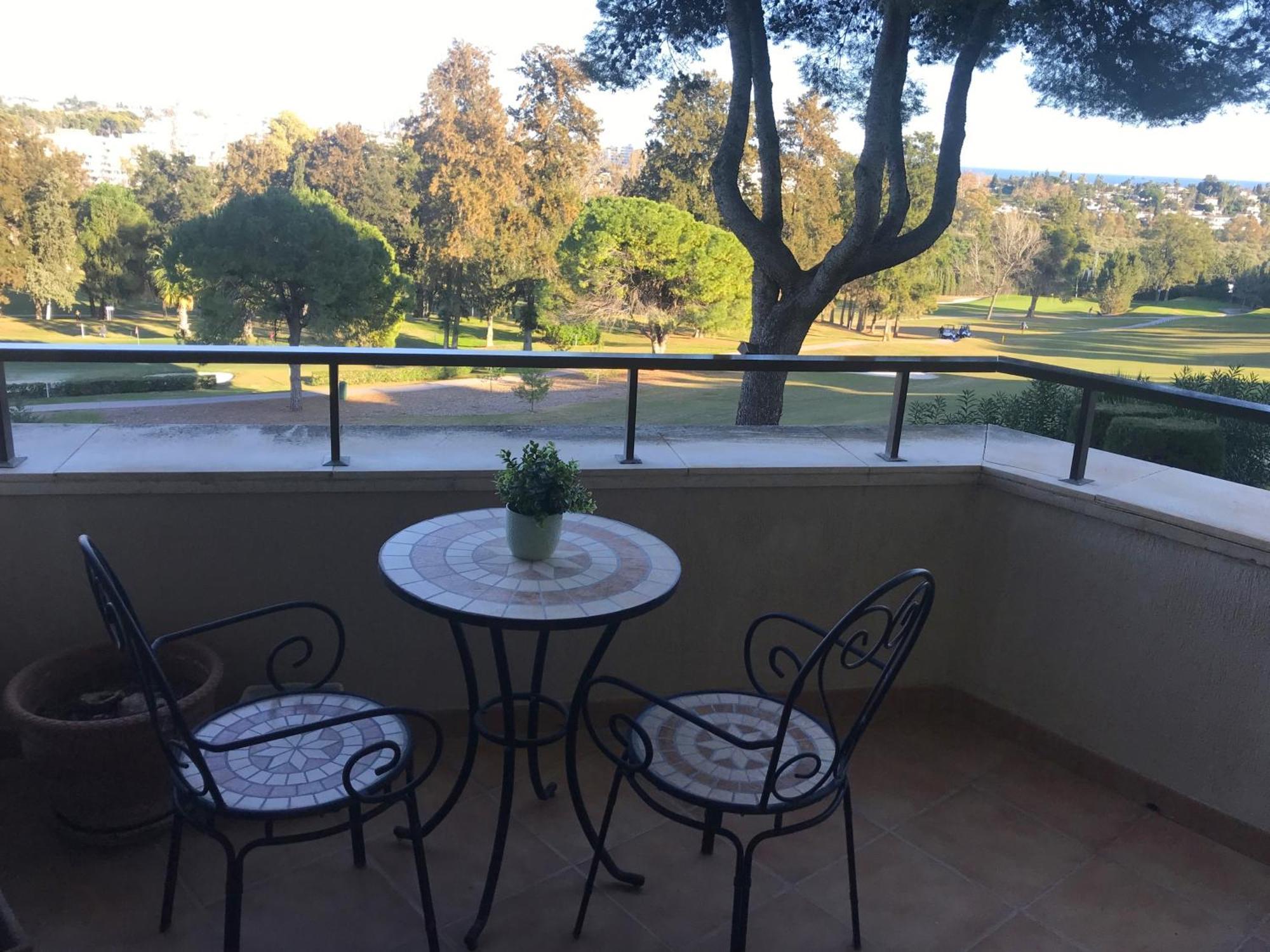 Habitacion Deluxe Con Bano Privado En Atalaya Apartagolf, Estepona Buitenkant foto